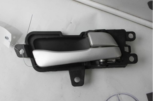 Ручка двери передней внутренняя правая 826203S000 HYUNDAI