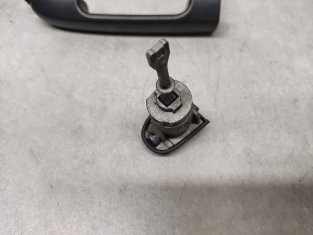 HYUNDAI 826651H000 Держатель наружной ручки двери правых дверей в наличии Полтава