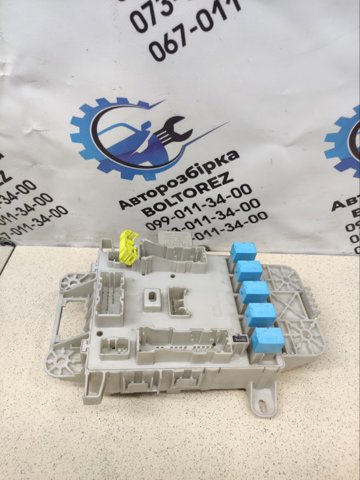 Блок реле и предохранителей 8272142020 TOYOTA