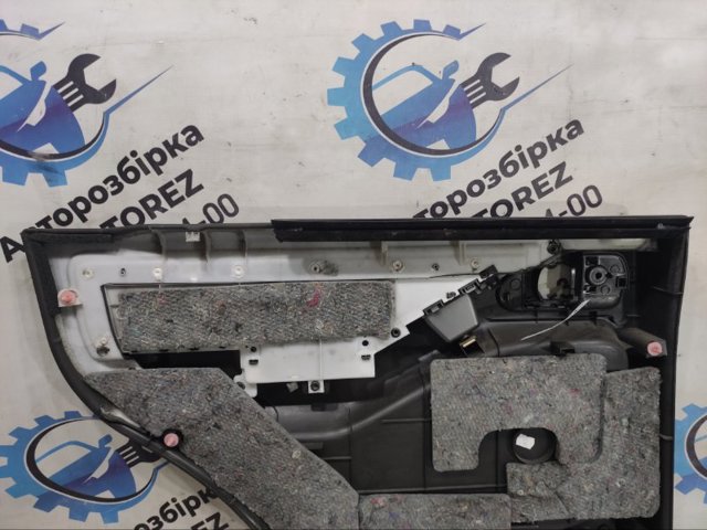 82900EB372 NISSAN Обшивка (облицовка) внутренняя двери задней правой купить в Киев