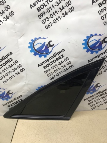 Стекло кузова/багажного отсека, правое 83300CG000 NISSAN