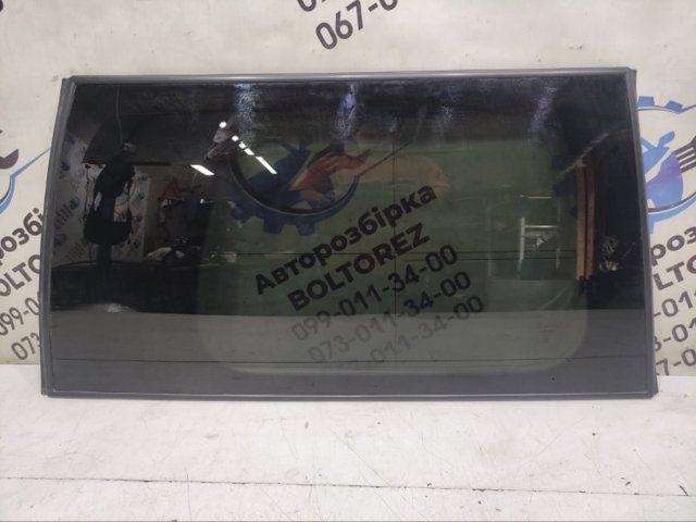 Стукло багажника, правое 83306EB315 NISSAN