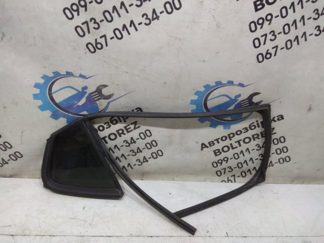 Задняя форточка правая 834272T010 HYUNDAI