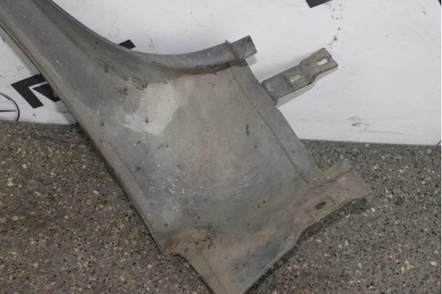 Молдинг передней арки колеса, правый 8408704 BMW