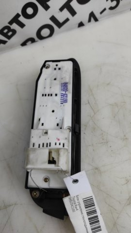 8482042180 TOYOTA Кнопочный блок управления стеклоподъемником центральной консоли купить в Ирпень