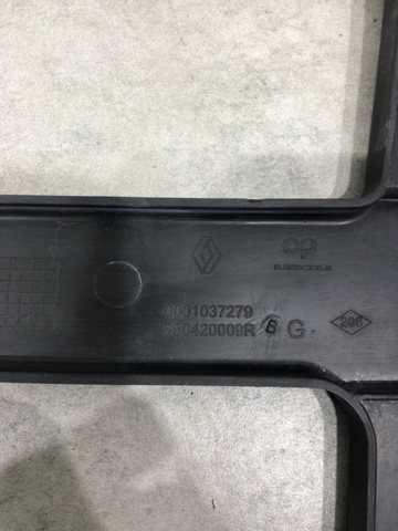 Крепление бамера левое 850420009R RENAULT