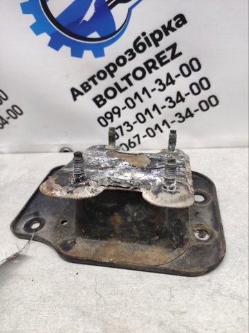 85210CG000 NISSAN Кронштейн усилителя заднего бампера купить в Черкассы
