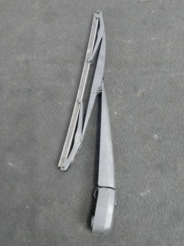 Поводок дворника заднего стекла 8524142040 TOYOTA