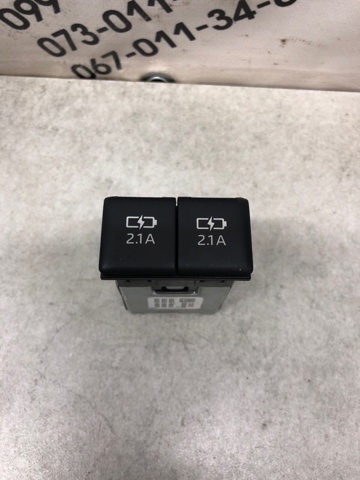 TOYOTA 8553206010 USB-разветвитель в наличии Днепр