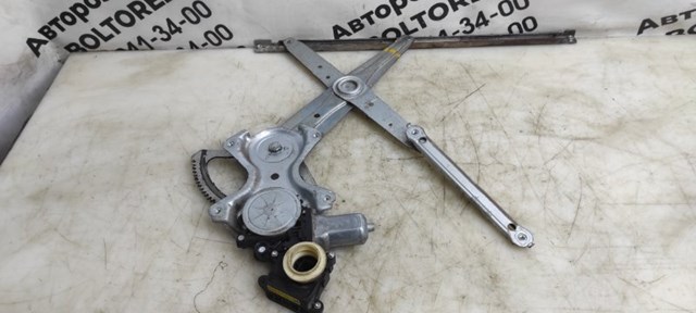 Мотор стеклоподъемника двери передней, левой 8570233010 TOYOTA