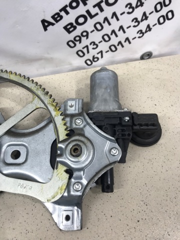 Мотор стеклоподъемника двери передней, правой 857100D100 TOYOTA