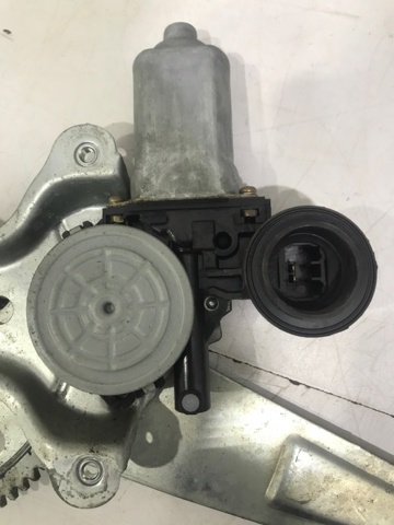 Мотор стеклоподъемника двери задней, правой 8572032150 TOYOTA