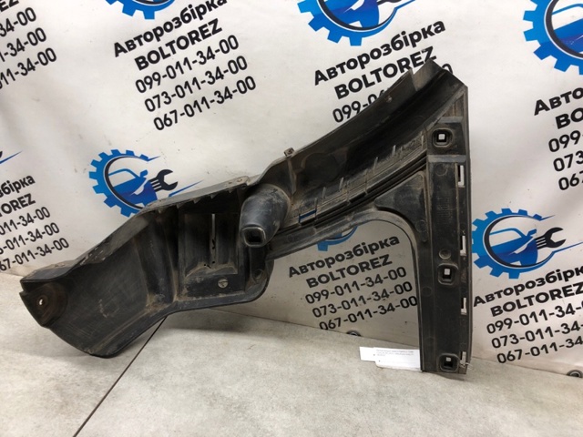 Направляющая заднего бампера, правая 8620567 VOLVO