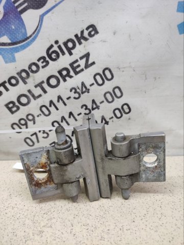 VOLVO 8693026 Петля двери передней левой в наличии Харьков