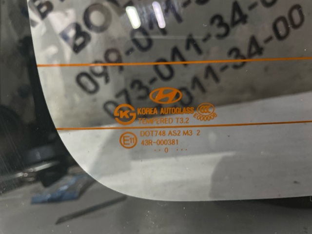 HYUNDAI 871102H130 Заднее стекло в наличии Харьков