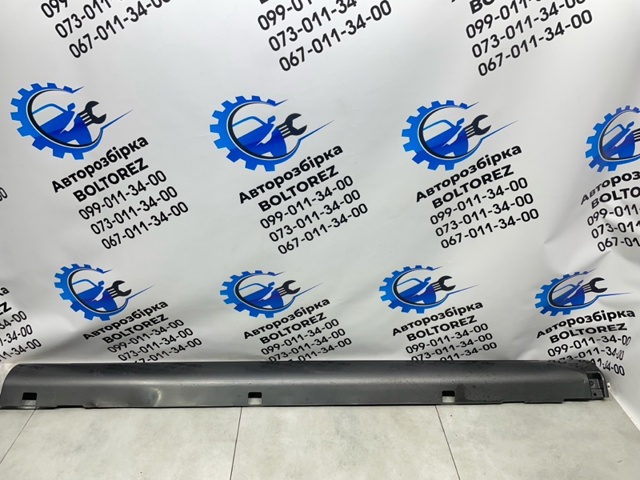 Накладка (молдинг) порога наружная левая 877703E500 HYUNDAI