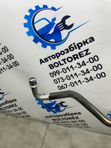 Шланг кондиционера, от радиатора к испарителю 8871048190 TOYOTA