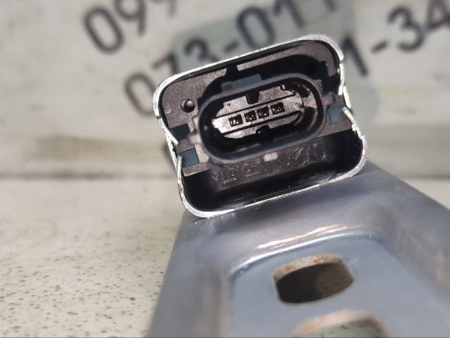 TOYOTA 8983048020 Датчик удара в наличии Запорожье