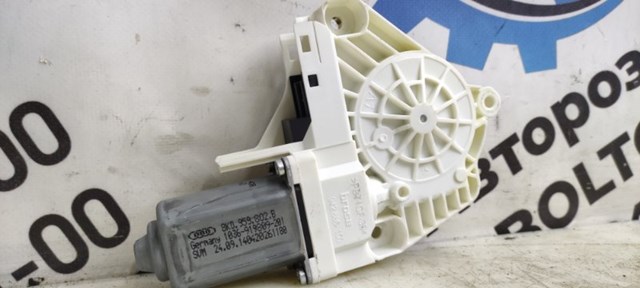 VAG 8K0959802 Мотор стеклоподъемника двери передней правой в наличии Ирпень