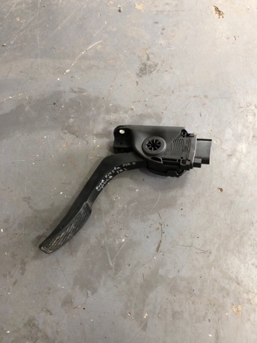 Педаль акселератора 8V219F836AB FORD