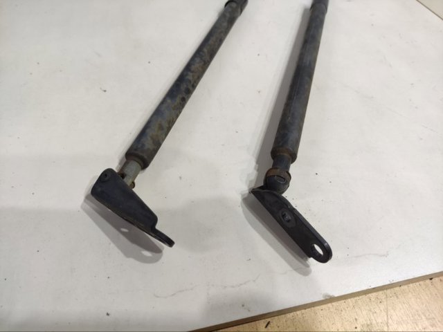 90450EQ300 NISSAN Амортизатор багажника купить в Ровно
