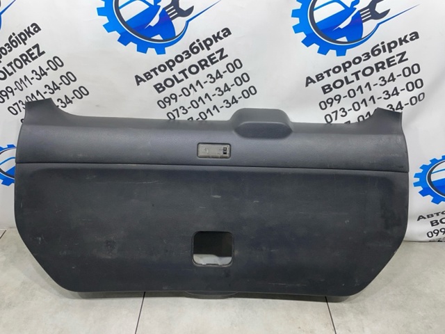 Пластик пятой двери 90900JG40A NISSAN