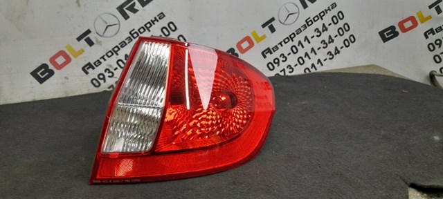 Фонарь задний правый 924021C500 HYUNDAI