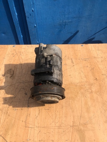 Компрессор кондиционера 926008209R RENAULT