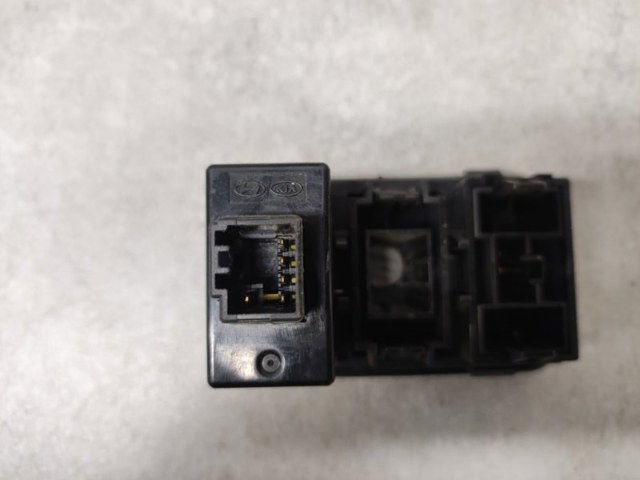 HYUNDAI 933702R000 в наличии Кривой Рог