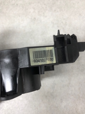 HYUNDAI 934202P560CA Переключатель подрулевой правый в наличии Киев
