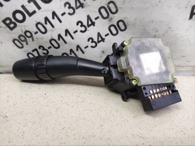 HYUNDAI 934203E010 Правый подрулевой переключатель в наличии Сумы
