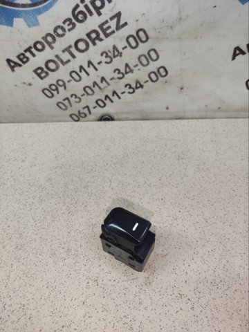 Кнопки переднего правого стеклоподъёмника 935762S000 HYUNDAI