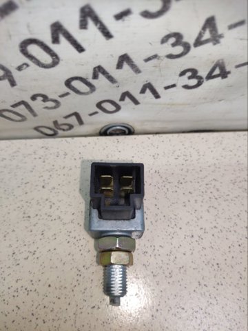 9381038100 HYUNDAI Датчик включения стопсигнала купить в Павлоград