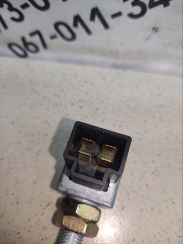 HYUNDAI 9381038110 Датчик включения стопсигнала в наличии Киев