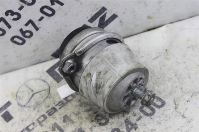 Правая опора двигателя Porsche Cayenne