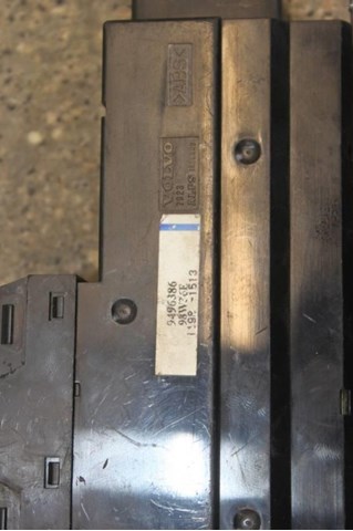 VOLVO 9496386 Кнопка стеклоподъемника передняя в наличии Львов