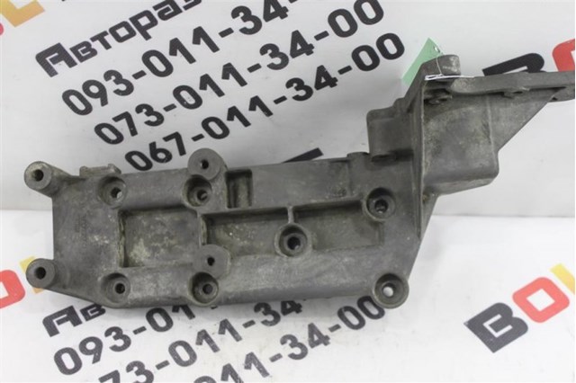 Кронштейн генератора 9497232 VOLVO