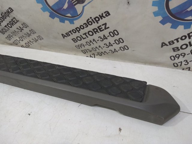 96100EB50A NISSAN Подножка правая купить в Чернигов