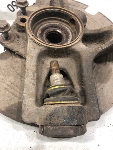 A1633500608 MERCEDES Цапфа задняя правая купить в Ирпень