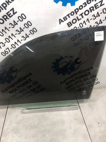 Стекла и уплотнители стекла ветрового правого/левого A1637200118 MERCEDES