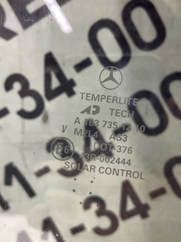 MERCEDES A1637352010 Стекло двери задней правой в наличии Киев
