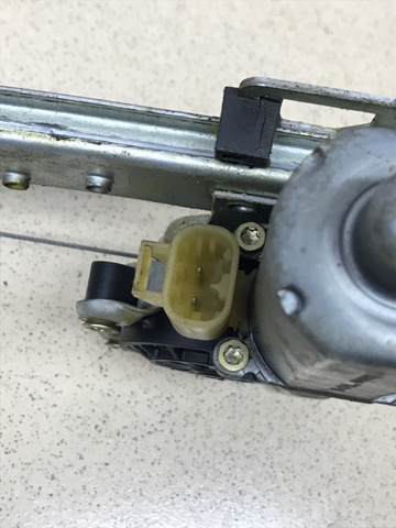 Моторчик стеклоподъемника двери задней, левой A1638200142 MERCEDES