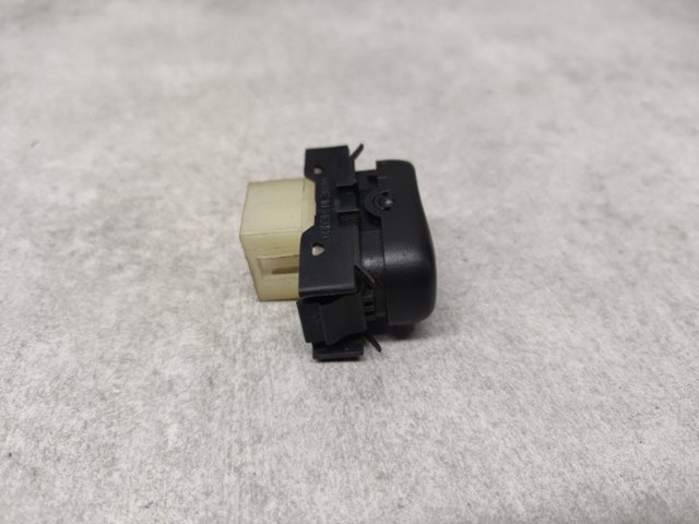 A1638200310 MERCEDES Кнопочный блок управления стеклоподъемником центральной консоли купить в Чернигов