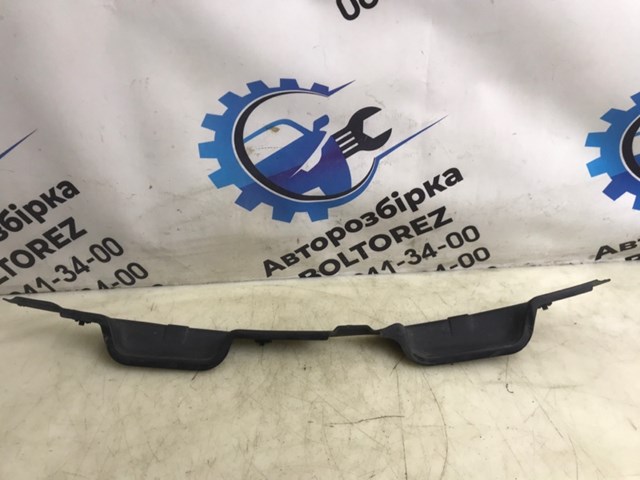 Уплотнитель арки крыла A1638800224 MERCEDES