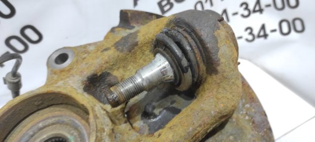A1643300920 MERCEDES Цапфа (поворотный кулак) передний левый купить в Киев