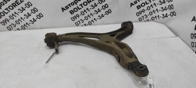 Правый рычаг передней нижней подвески A1643303807 MERCEDES