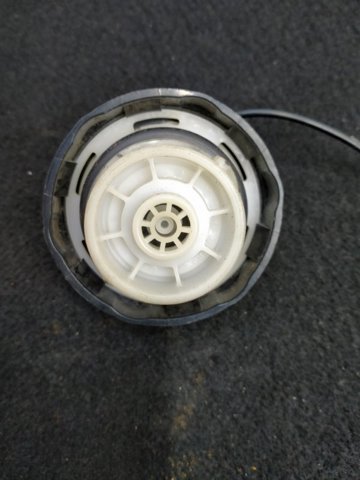 MERCEDES A1644700030 Крышка бензобака в наличии Житомир