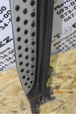 A1646901475 Подножка правая купить Сумы