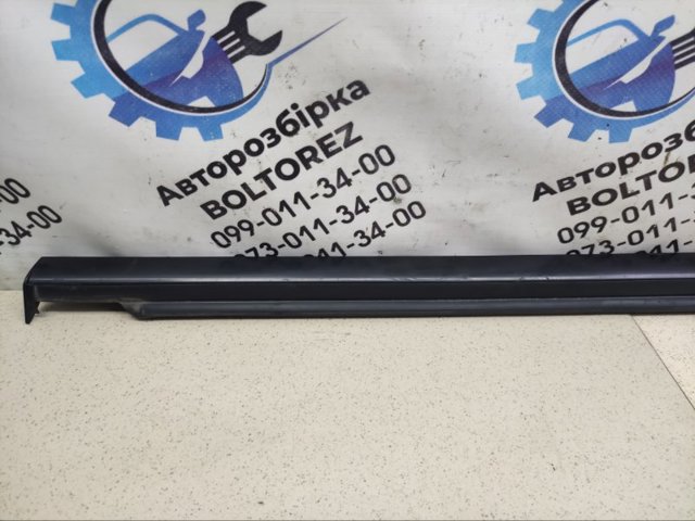 Накладка заднего стекла, правая A1646905480 MERCEDES