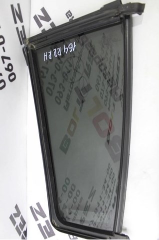 Задняя форточка правая A1647301455 MERCEDES